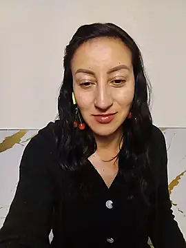 Snapshot of Oriana111 chatting on May 12, 1:14 am Oriana111 online show from May 12, 1:14 am