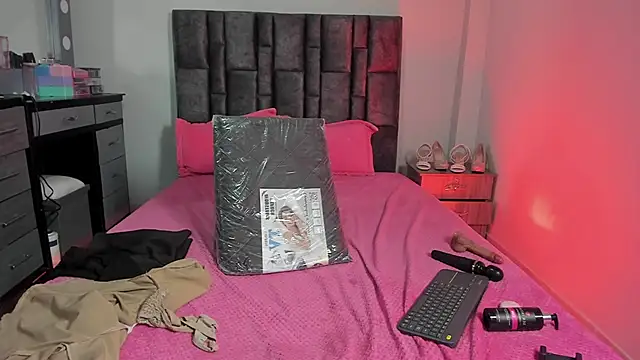 Esmeraldaa- online show from November 24, 11:21 am