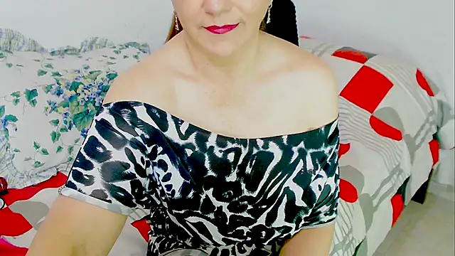 Snapshot of Kendraline1 chatting on October 4, 7:01 pm Kendraline1 online show from October 4, 7:01 pm