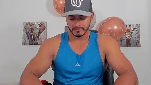 Snapshot of magnusclark chatting on July 15, 6:24 pm magnusclark online show from July 15, 6:24 pm