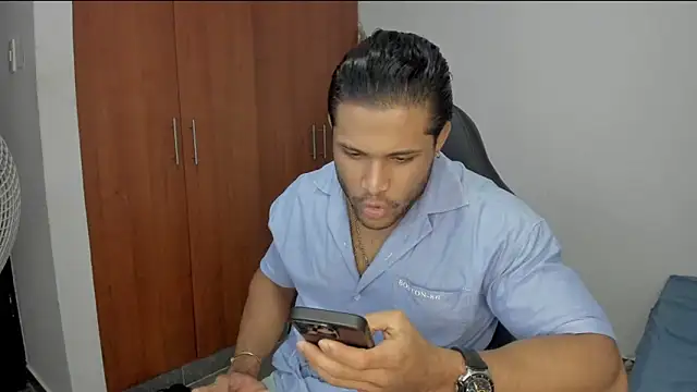 Evansdark1 online show from May 2, 11:10 pm