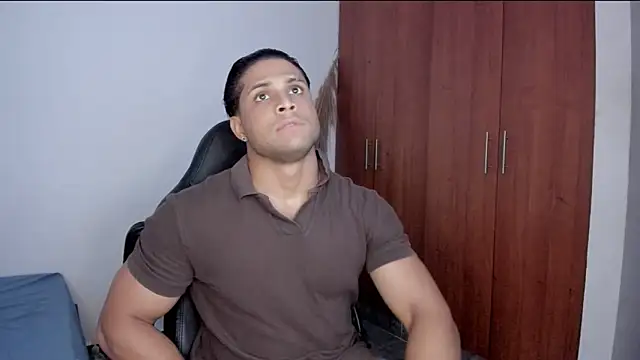 Snapshot of Evansdark1 chatting on May 9, 11:10 pm Evansdark1 online show from May 9, 11:10 pm