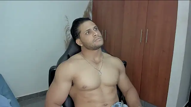 Snapshot of Evansdark1 chatting on May 15, 11:34 pm Evansdark1 online show from May 15, 11:34 pm