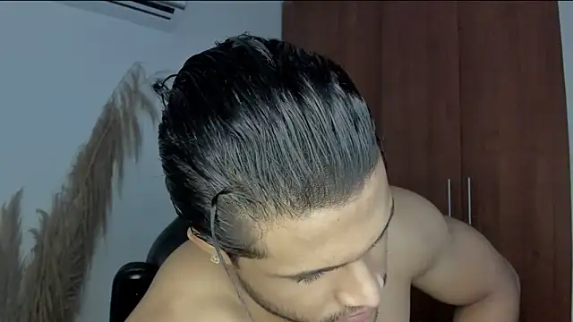 Snapshot of Evansdark1 chatting on June 2, 11:07 pm Evansdark1 online show from June 2, 11:07 pm