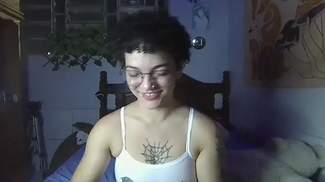 Snapshot of CamillyBlum chatting on April 10, 12:38 am CamillyBlum online show from April 10, 12:38 am
