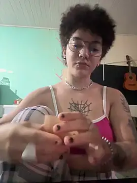 Snapshot of CamillyBlum chatting on May 19, 2:51 am CamillyBlum online show from May 19, 2:51 am