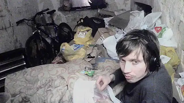 Snapshot of makarov1993 chatting on May 12, 12:35 pm makarov1993 online show from May 12, 12:35 pm