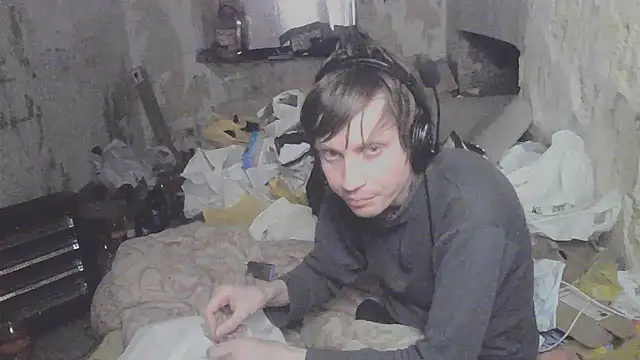 Snapshot of makarov1993 chatting on May 26, 10:28 pm makarov1993 online show from May 26, 10:28 pm