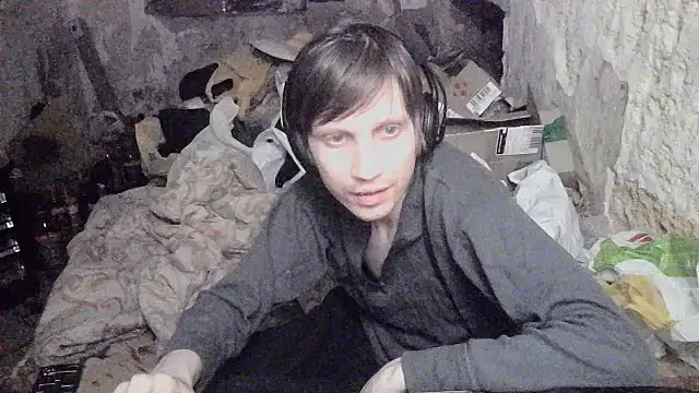 Snapshot of makarov1993 chatting on June 23, 9:13 pm makarov1993 online show from June 23, 9:13 pm