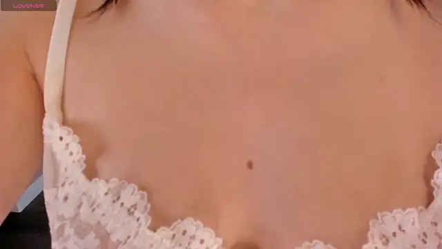 Snapshot of chloe_dreammm chatting on September 24, 12:30 pm chloe dreammm online show from September 24, 12:30 pm