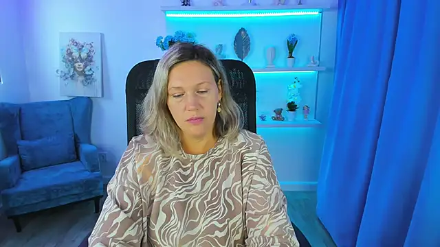 Snapshot of NinaStarle chatting on September 10, 4:34 am NinaStarle online show from September 10, 4:34 am