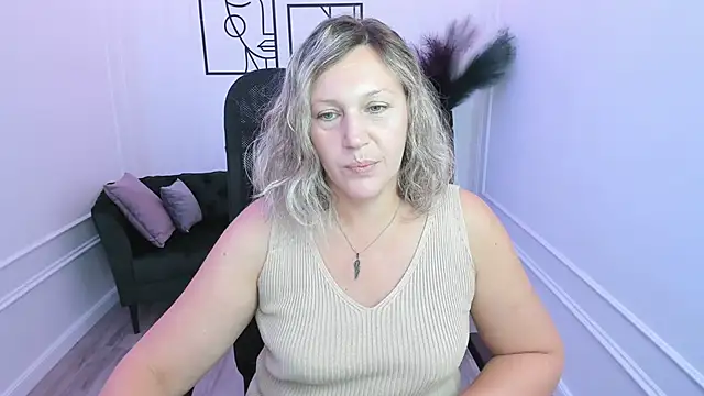 Snapshot of NinaStarle chatting on September 14, 12:04 pm NinaStarle online show from September 14, 12:04 pm