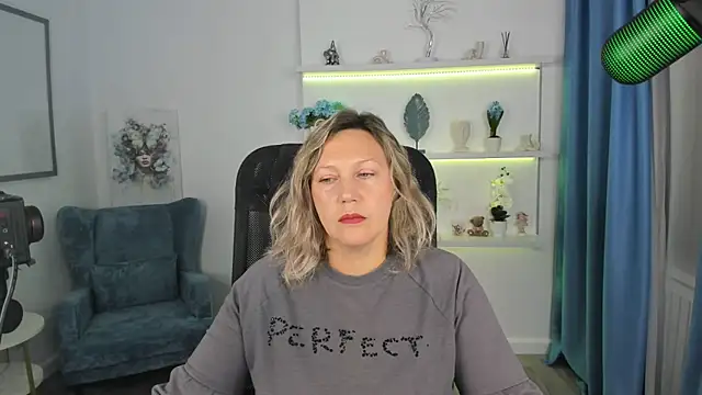 Snapshot of NinaStarle chatting on September 18, 4:58 am NinaStarle online show from September 18, 4:58 am