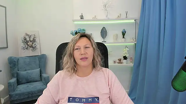 Snapshot of NinaStarle chatting on September 19, 11:55 am NinaStarle online show from September 19, 11:55 am