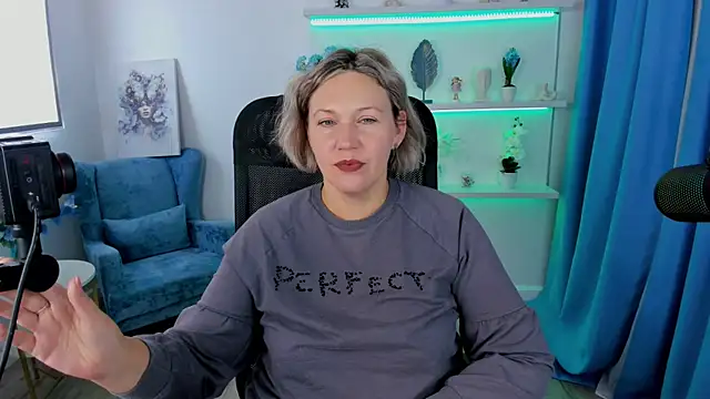 Snapshot of NinaStarle chatting on September 27, 4:28 am NinaStarle online show from September 27, 4:28 am