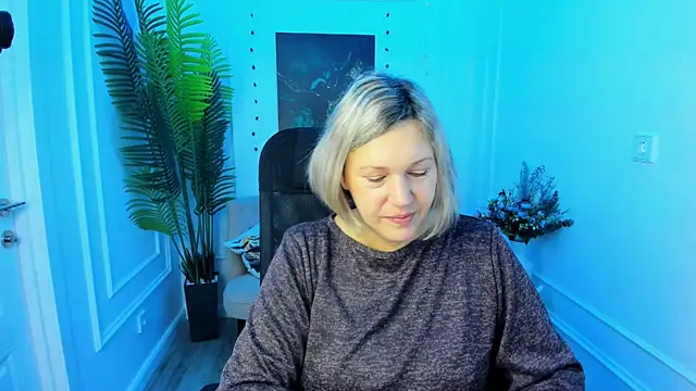 Snapshot of NinaStarle chatting on October 15, 4:34 am NinaStarle online show from October 15, 4:34 am