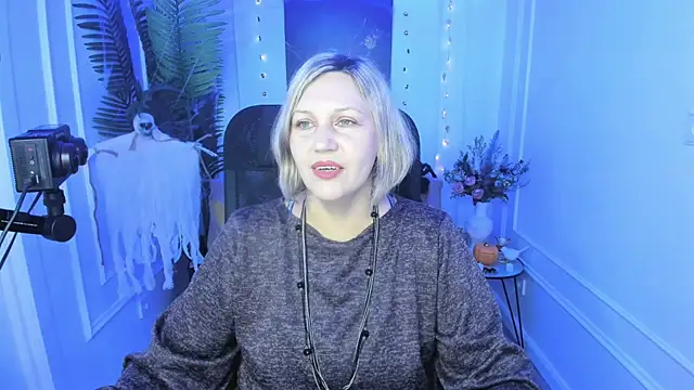 Snapshot of NinaStarle chatting on October 17, 4:48 am NinaStarle online show from October 17, 4:48 am