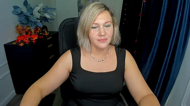 Snapshot of NinaStarle chatting on October 22, 4:57 am NinaStarle online show from October 22, 4:57 am