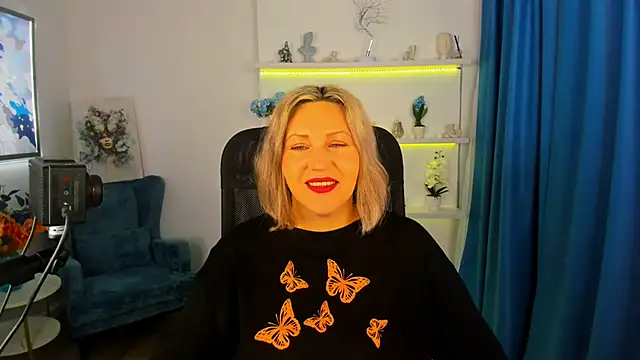 Snapshot of NinaStarle chatting on November 27, 4:36 am NinaStarle online show from November 27, 4:36 am