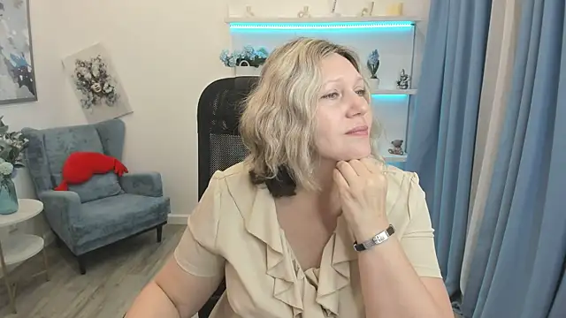 NinaStarle online show from June 7, 4:49 am