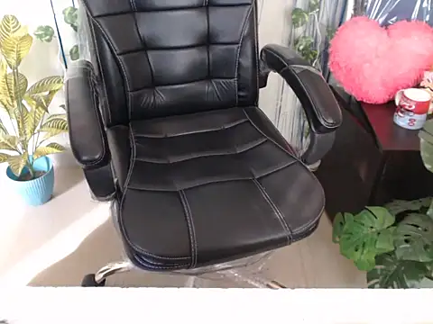 Snapshot of anika_bold chatting on October 31, 3:40 am anika bold online show from October 31, 3:40 am