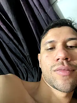 Michaell Spinelly online show from November 7, 9:04 pm