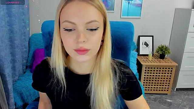 Snapshot of KatherineePierce chatting on November 7, 5:46 pm KatherineePierce online show from November 7, 5:46 pm