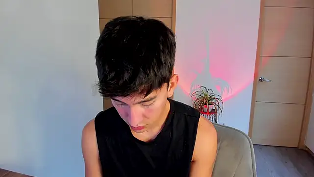 Snapshot of sweettaaron01 chatting on September 30, 5:18 pm sweettaaron01 online show from September 30, 5:18 pm