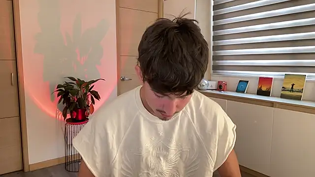 Snapshot of sweettaaron01 chatting on October 17, 5:26 pm sweettaaron01 online show from October 17, 5:26 pm