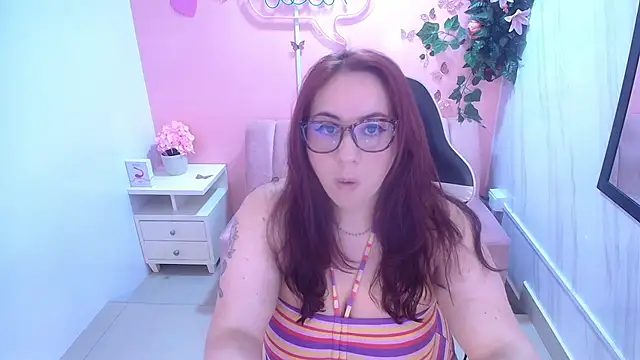 Snapshot of bellatrix_ch chatting on June 20, 12:52 pm bellatrix ch online show from June 20, 12:52 pm
