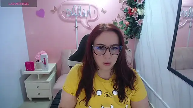 Snapshot of bellatrix_ch chatting on July 25, 12:47 pm bellatrix ch online show from July 25, 12:47 pm
