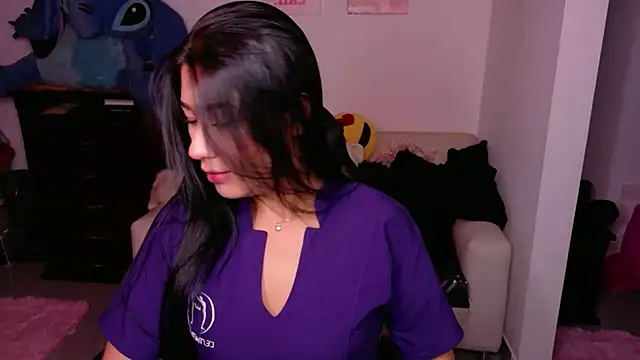 evelyn ch  online show from March 7, 5:10 pm