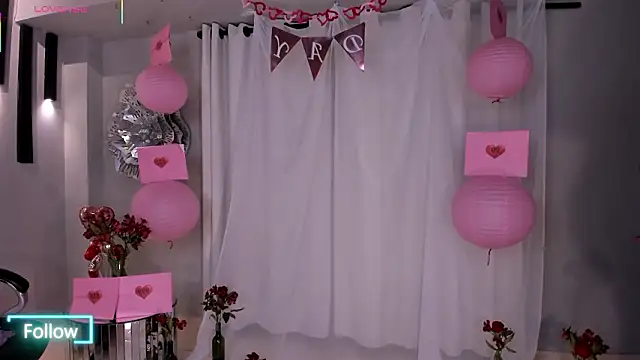 SarahYates online show from February 14, 4:20 am