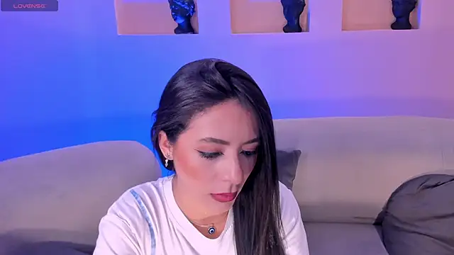 Snapshot of IsabellaMoreau chatting on September 12, 7:58 pm IsabellaMoreau online show from September 12, 7:58 pm