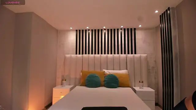 Snapshot of IsabellaMoreau chatting on October 16, 7:59 pm IsabellaMoreau online show from October 16, 7:59 pm