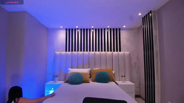 Snapshot of IsabellaMoreau chatting on October 30, 7:47 pm IsabellaMoreau online show from October 30, 7:47 pm