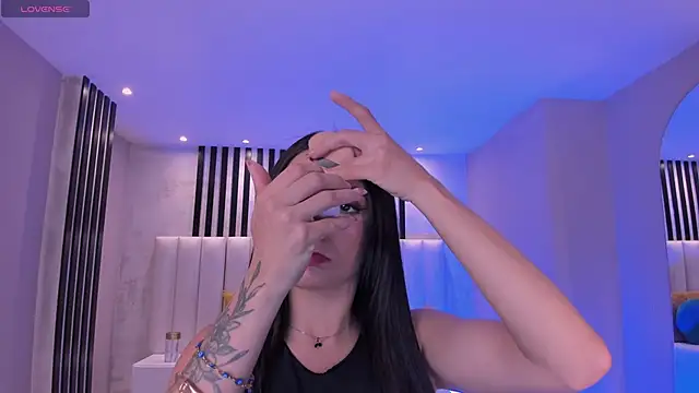 Snapshot of IsabellaMoreau chatting on October 31, 7:26 pm IsabellaMoreau online show from October 31, 7:26 pm