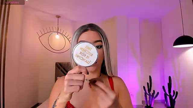 Snapshot of IsabellaMoreau chatting on January 7, 7:38 pm IsabellaMoreau online show from January 7, 7:38 pm