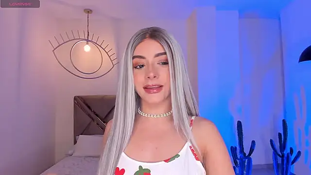 Snapshot of IsabellaMoreau chatting on February 10, 8:02 pm IsabellaMoreau online show from February 10, 8:02 pm