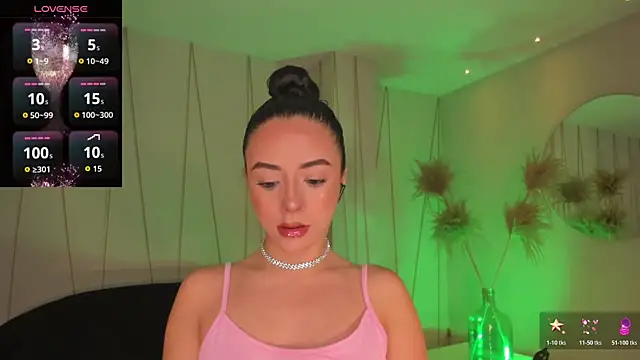 Snapshot of IsabellaMoreau chatting on March 8, 6:12 pm IsabellaMoreau online show from March 8, 6:12 pm