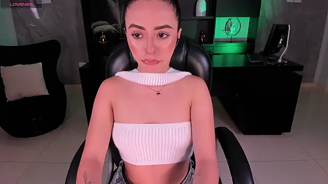 Snapshot of IsabellaMoreau chatting on March 15, 5:30 pm IsabellaMoreau online show from March 15, 5:30 pm