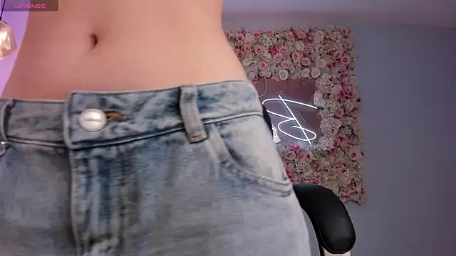 IsabellaMoreau online show from April 26, 6:05 pm