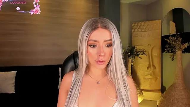 IsabellaMoreau online show from April 27, 7:56 pm