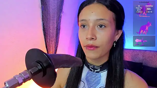 Snapshot of alicemoon__ chatting on October 30, 10:27 am alicemoon   online show from October 30, 10:27 am