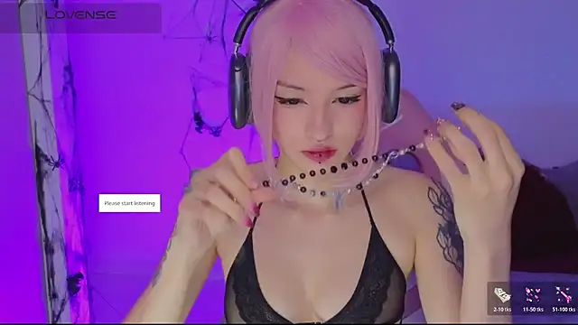 Snapshot of Moonlightt_21 chatting on November 2, 7:38 pm Moonlightt 21 online show from November 2, 7:38 pm