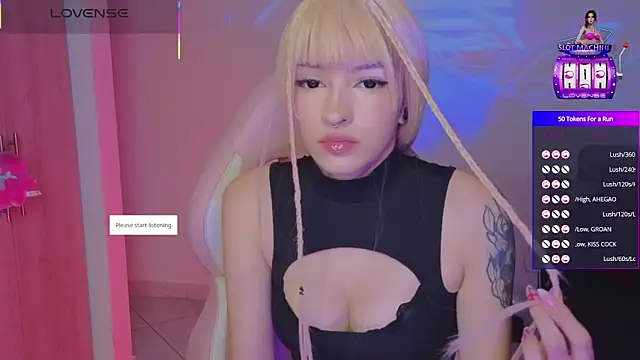 Snapshot of Moonlightt_21 chatting on December 21, 8:38 pm Moonlightt 21 online show from December 21, 8:38 pm