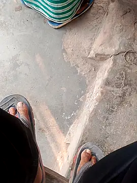 CatchingBouquet online show from December 4, 1:59 am