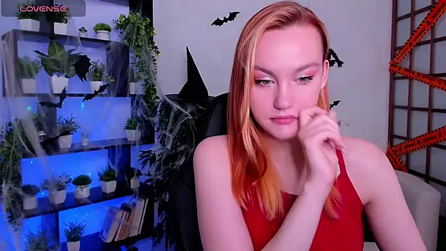 Snapshot of Ida_FaneStain chatting on November 2, 2:25 am Ida FaneStain online show from November 2, 2:25 am