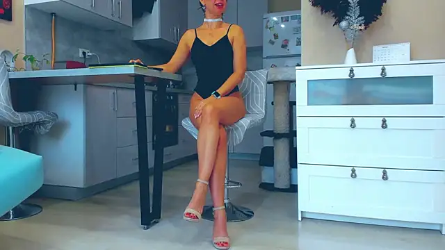 MadinaBrown online show from October 21, 9:21 am