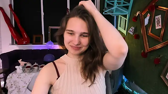 Snapshot of TessaMill chatting on September 29, 5:34 am TessaMill online show from September 29, 5:34 am